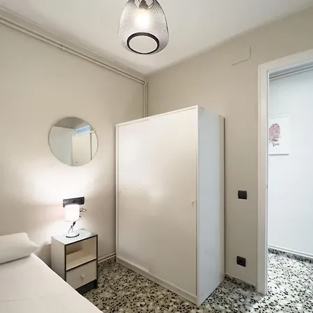 Bebarceloner Eixample - 3 Bedrooms Apartament