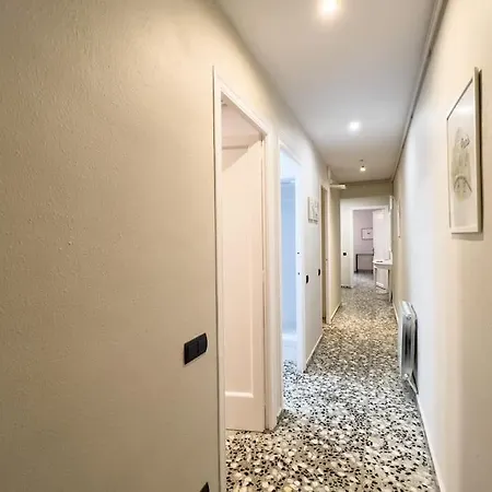 Bebarceloner Eixample - 3 Bedrooms Apartament *