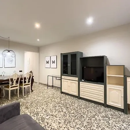 شقة Bebarceloner Eixample - 3 Bedrooms *